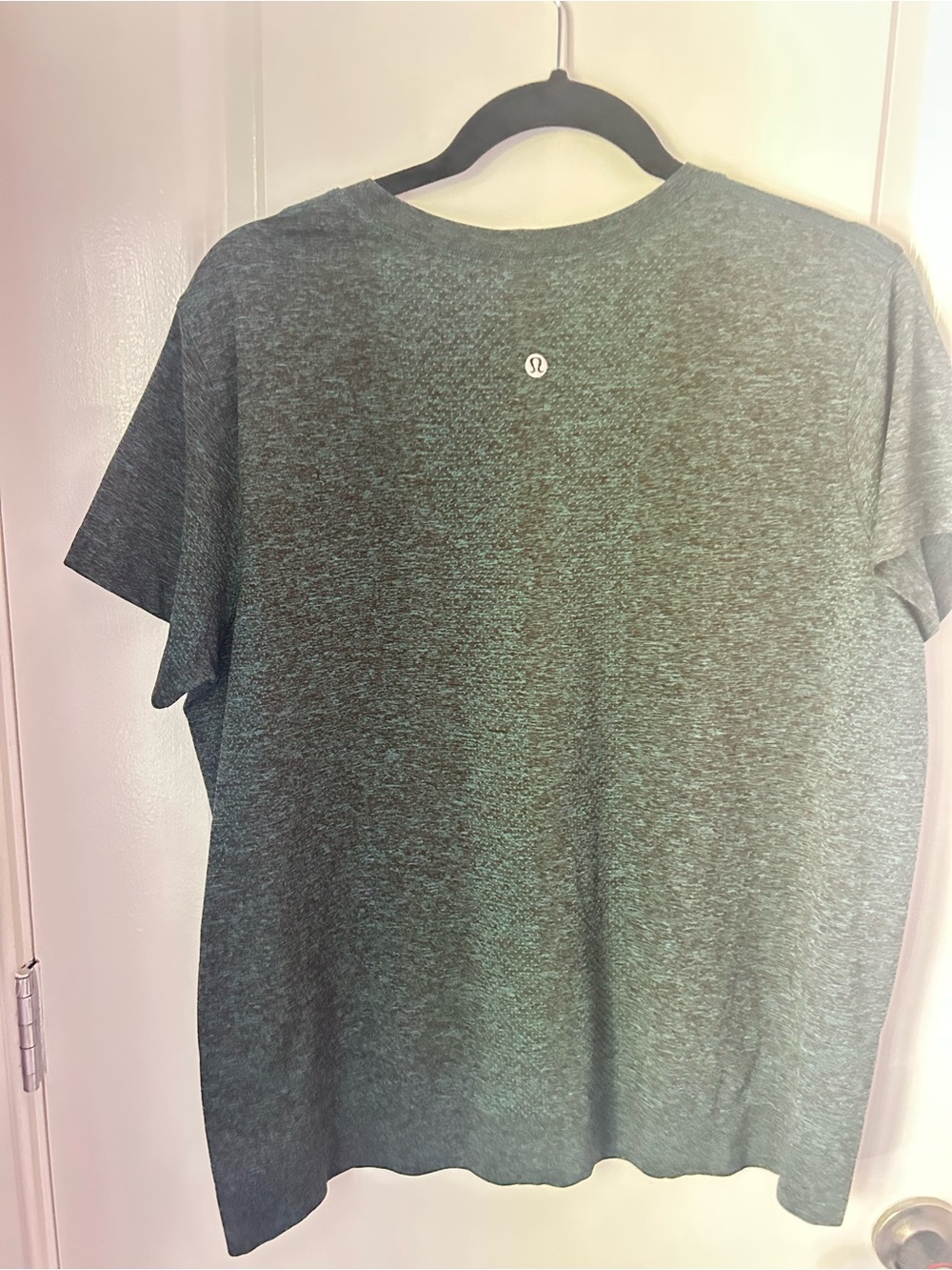 Lululemon Swiftly Breathe Relaxed-Fit Top Size 12 Teal Lagoon Color - Picture 2 of 6